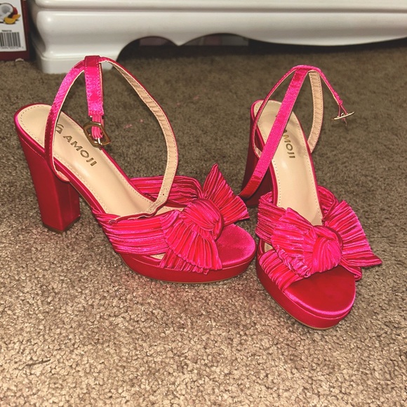 Pink heels - Picture 2 of 2
